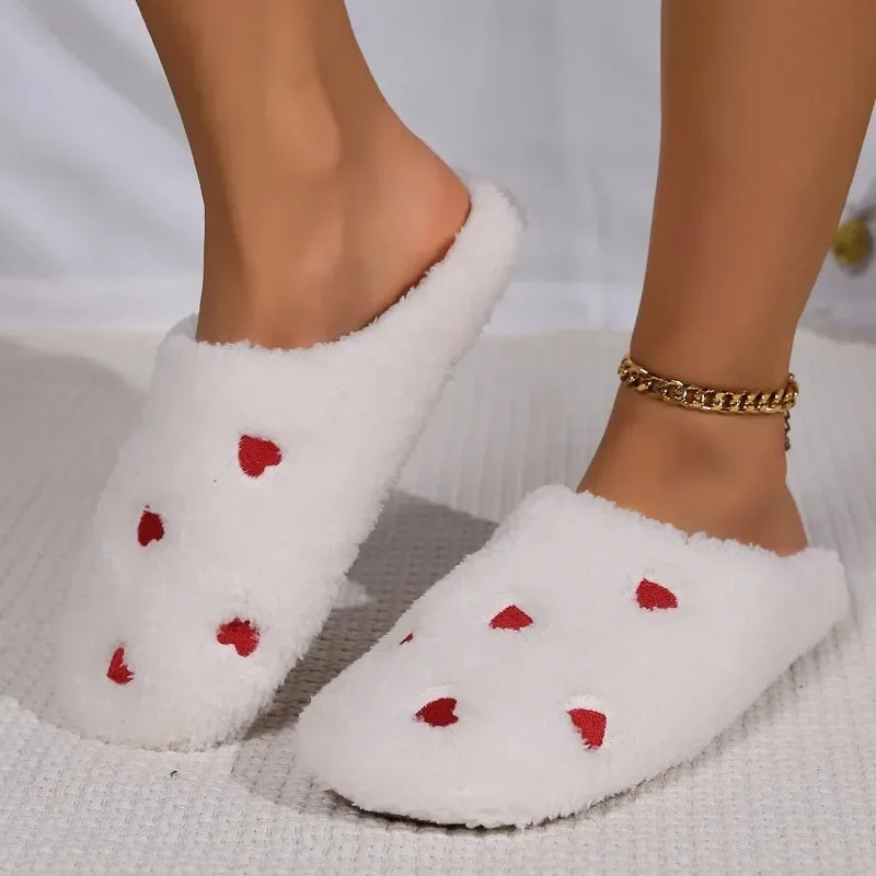 "Winter Women's Wear" Heart-Shaped Slippers
