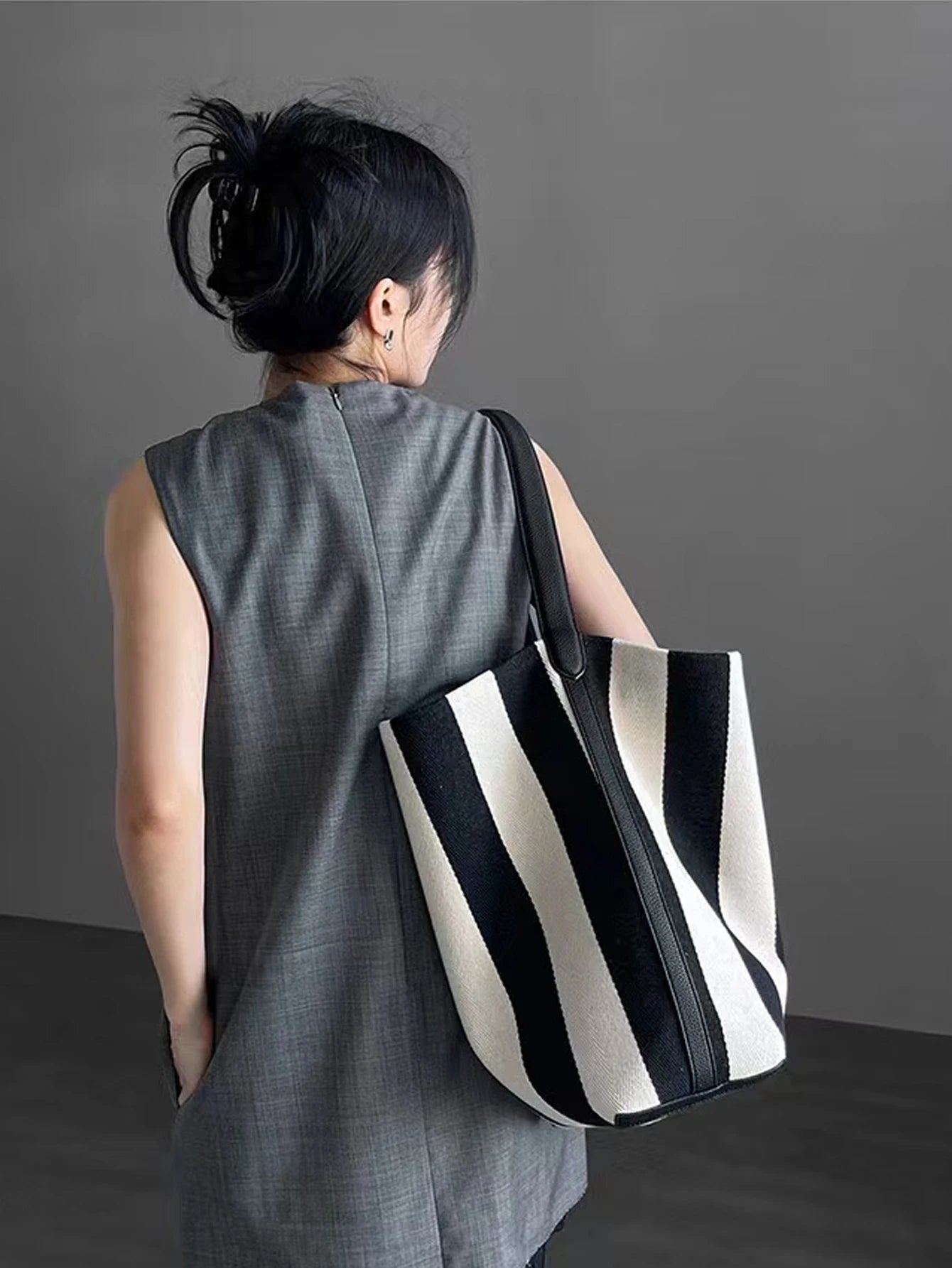 "Stripe Wide Shoulder" Tote Bag