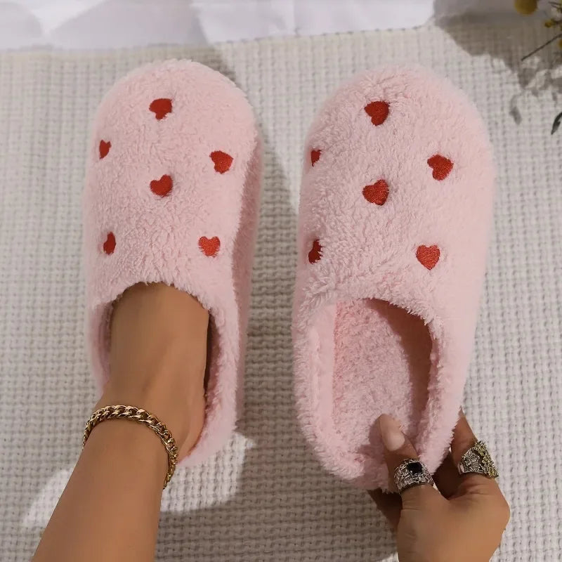 "Winter Women's Wear" Heart-Shaped Slippers