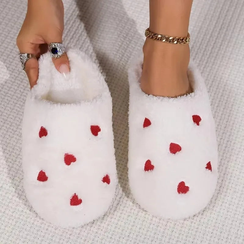 "Winter Women's Wear" Heart-Shaped Slippers